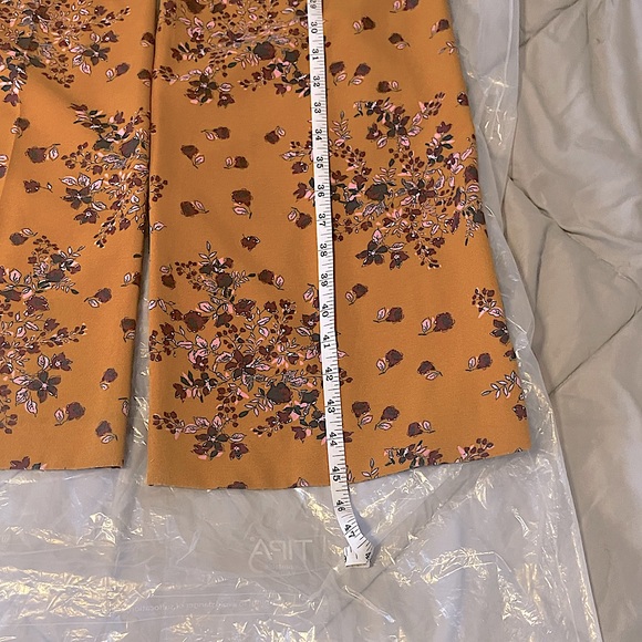 Floral Crepe Ruthie Pant - Picture 10 of 16